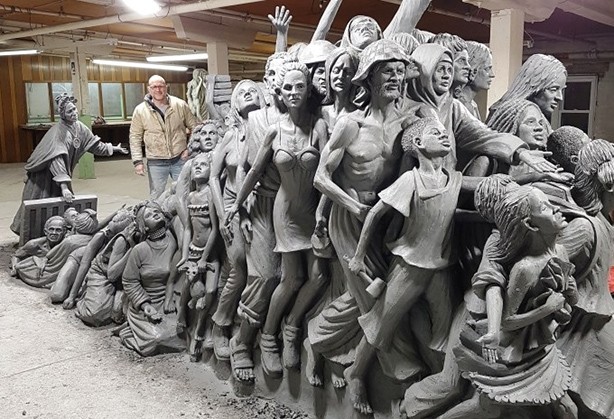Artec Leo为6米长的雕像制作等比例缩放模型，为打击人口贩卖尽绵薄之力